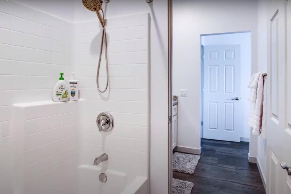 Three Tree Villa W/ Ev Charging Yucca Valley Bagian luar foto